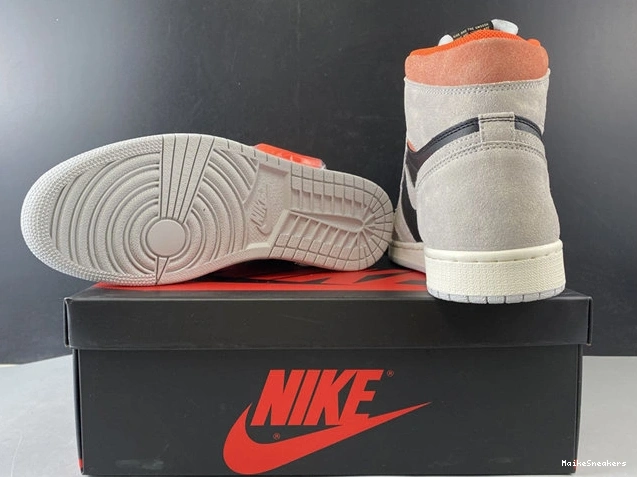 MaikeSneakers Jordan1 Grey Crimson WellDesigned Neutral Hyper Retro 555088- 3773 1027